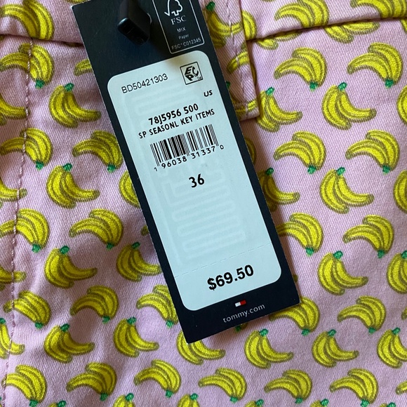 Tommy Hilfiger TH Flex 9” Chino Shorts Banana Print Mens Size 36 Pink / Yellow - Picture 3 of 4